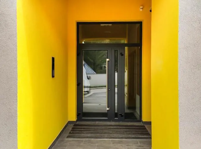 Olimpijska Kuca 亚霍里纳